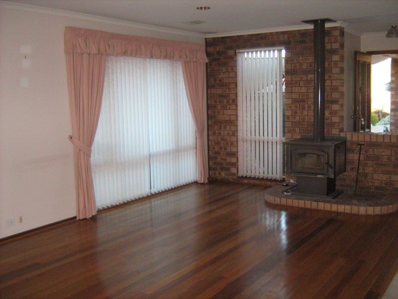 24 Wootton Crescent, Gordon ACT 2906