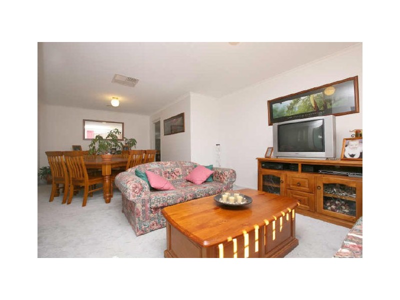 22 Fingleton Crescent, Gordon ACT 2906