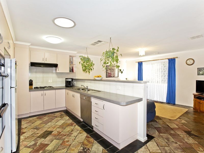 2 Hacke Place, Conder ACT 2906