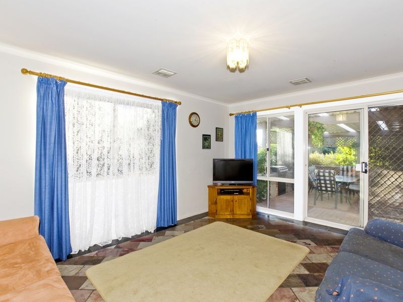 2 Hacke Place, Conder ACT 2906