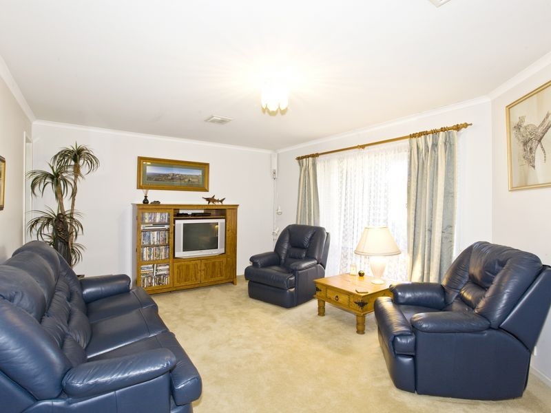 2 Hacke Place, Conder ACT 2906