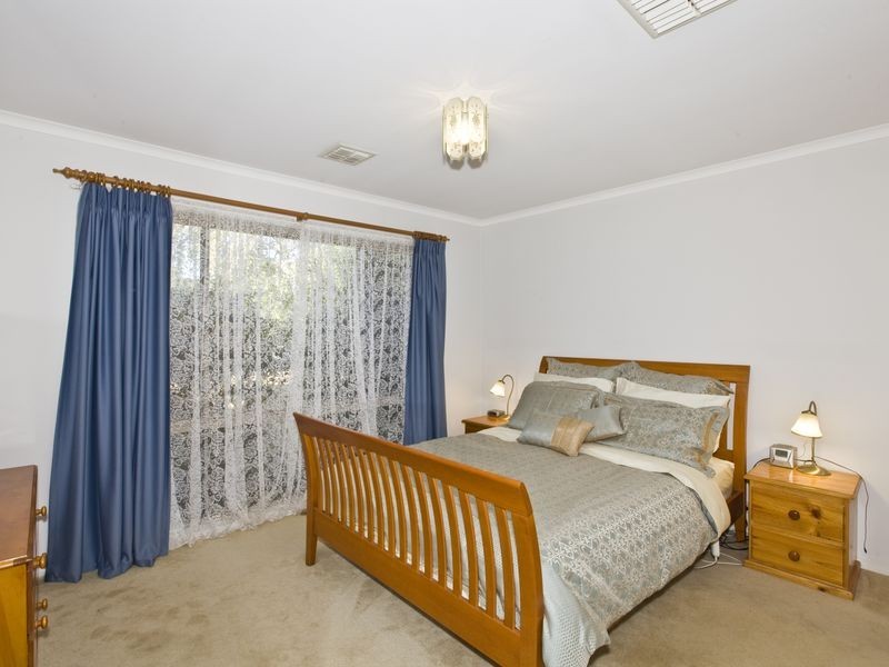 2 Hacke Place, Conder ACT 2906