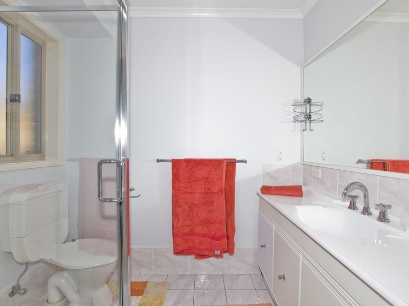 2 Hacke Place, Conder ACT 2906