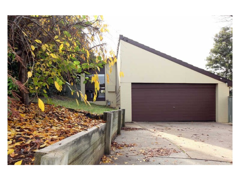 8 Camellia Place, Queanbeyan NSW 2620