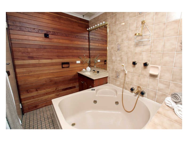 8 Camellia Place, Queanbeyan NSW 2620