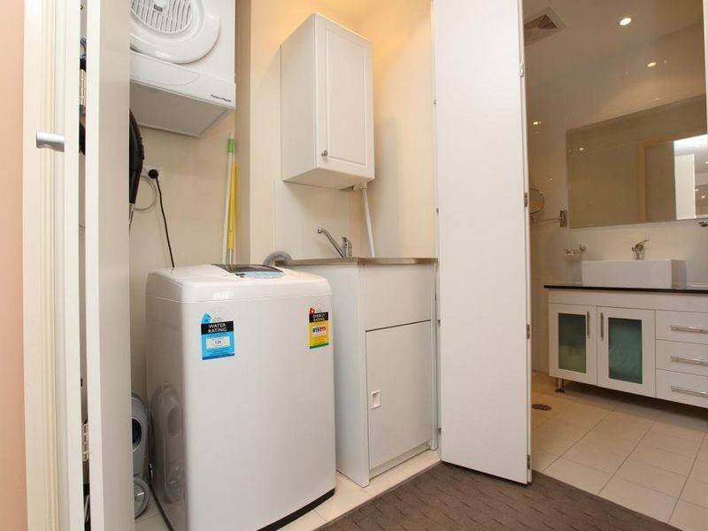 11/2 Eileen Good Street, Greenway ACT 2900