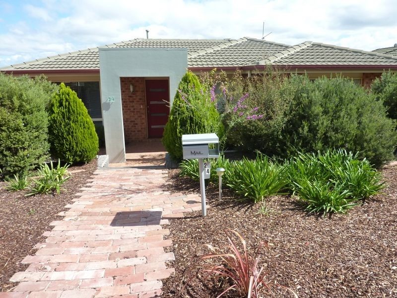 24 Russell Drysdale Crescent, Conder ACT 2906