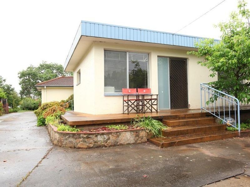 12 Nathan Street, Deakin ACT 2600