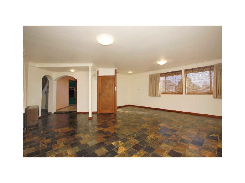 39 Oleria Street, Queanbeyan NSW 2620