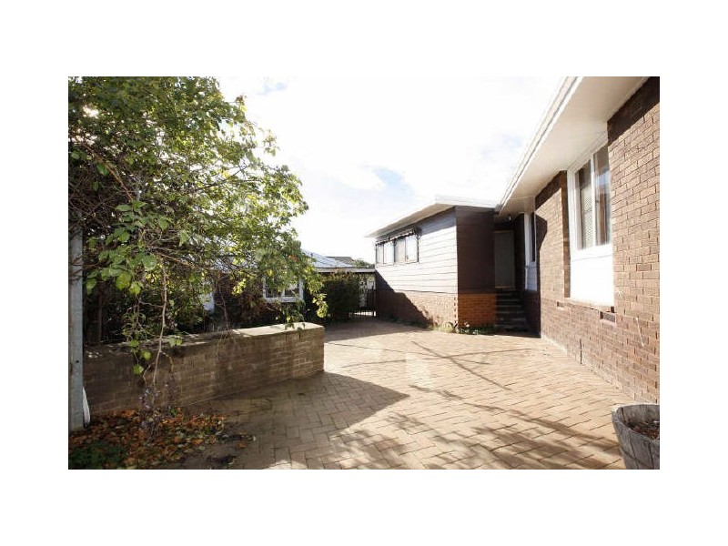 39 Oleria Street, Queanbeyan NSW 2620