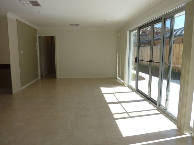 5 Fell Street, Forde ACT 2914