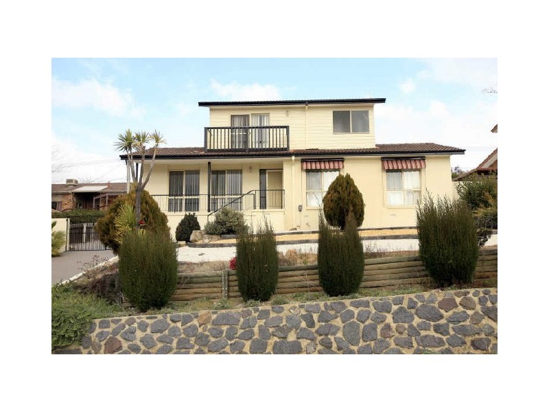 100 Outtrim Avenue, Calwell ACT 2905