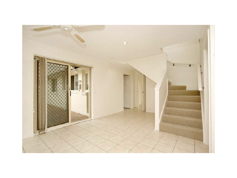 100 Outtrim Avenue, Calwell ACT 2905