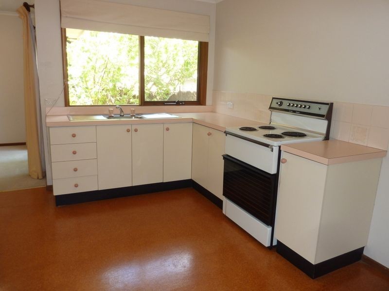 2 Hazel Smith Crescent, Oxley ACT 2903