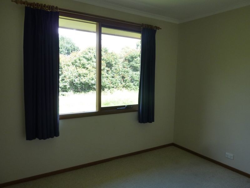 2 Hazel Smith Crescent, Oxley ACT 2903