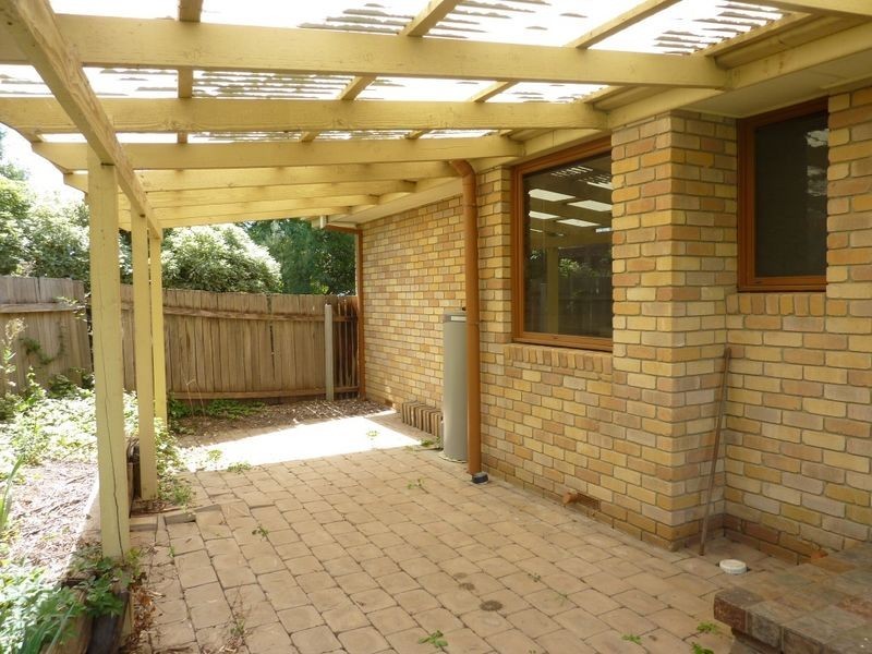 2 Hazel Smith Crescent, Oxley ACT 2903