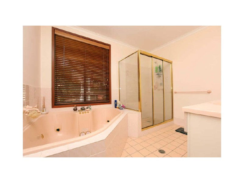 1 Cathie Place, Calwell ACT 2905