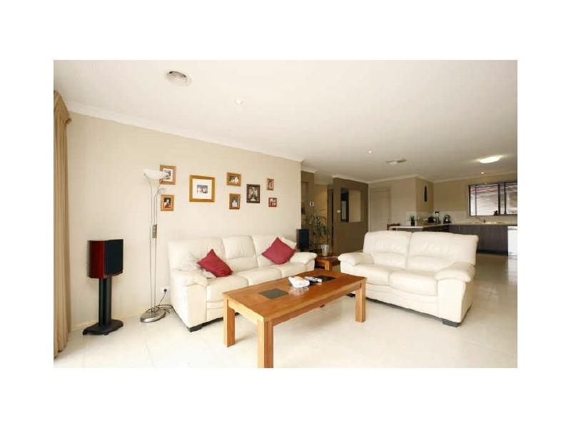 9 Alison Ashby Circuit, Banks ACT 2906