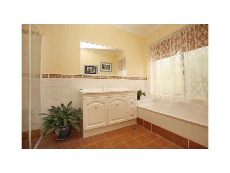 7 Brennan Court, Jerrabomberra NSW 2619