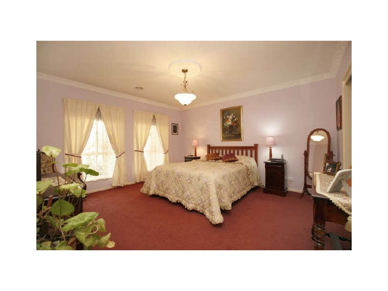 7 Brennan Court, Jerrabomberra NSW 2619