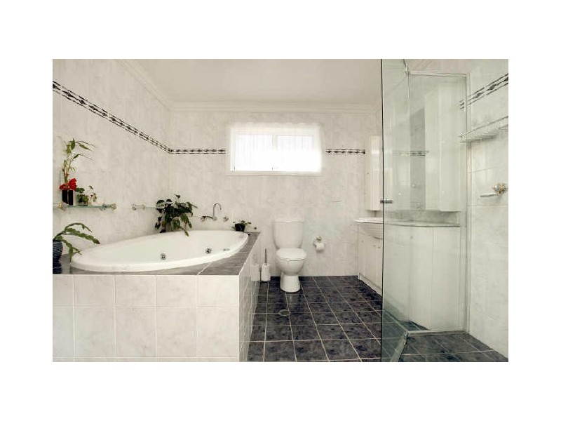 17 Galbraith Close, Banks ACT 2906