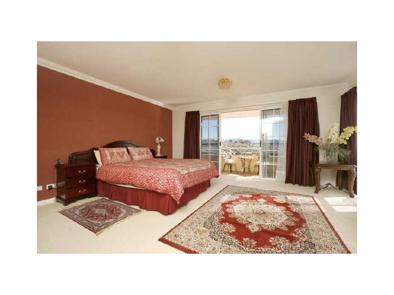 17 Galbraith Close, Banks ACT 2906