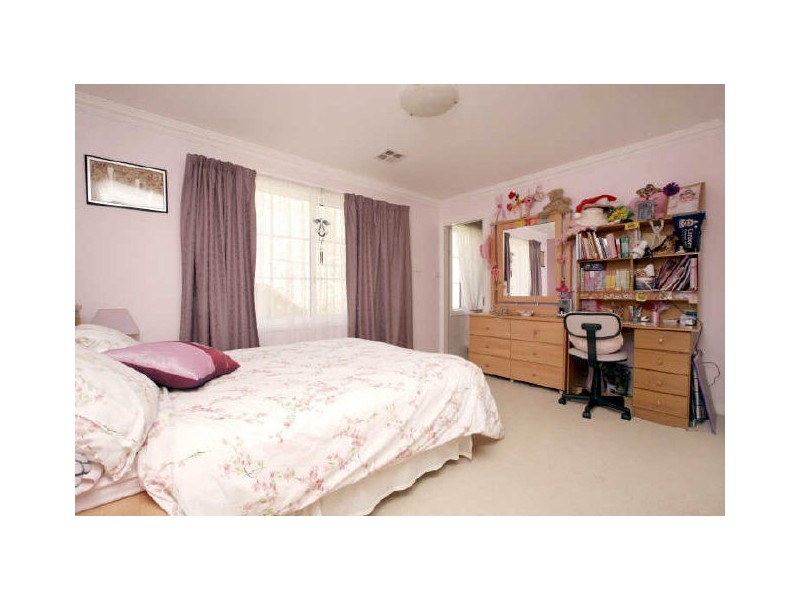 17 Galbraith Close, Banks ACT 2906