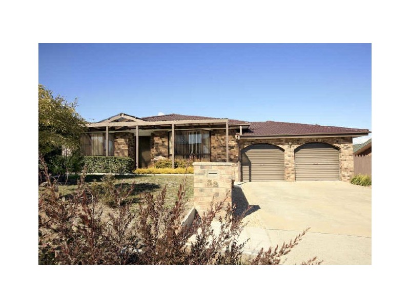 32 Johnstone Circuit, Calwell ACT 2905