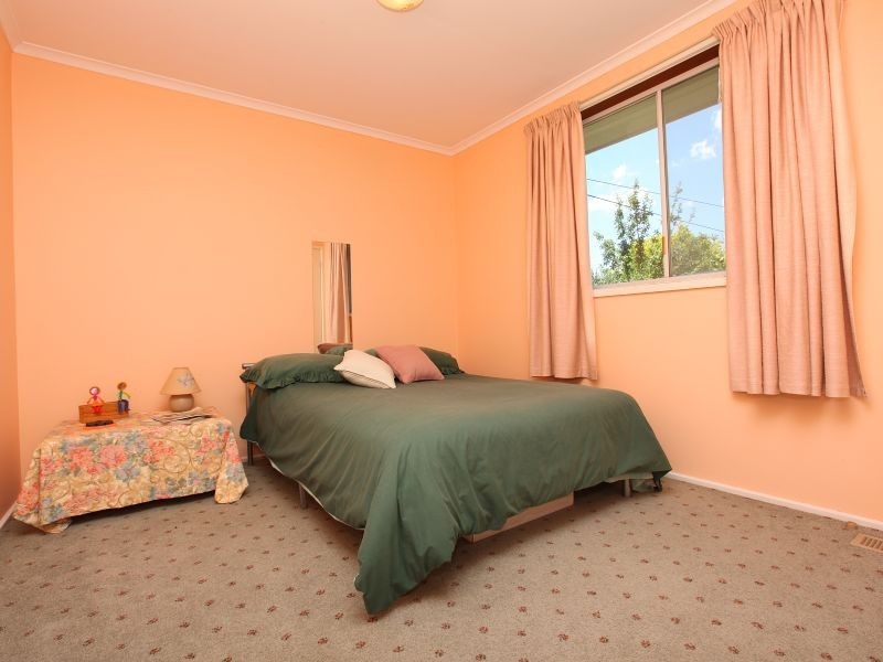 6 Frankland Street, Holder ACT 2611