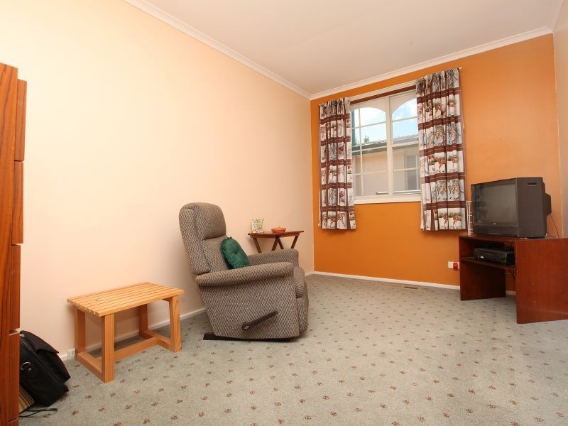 6 Frankland Street, Holder ACT 2611