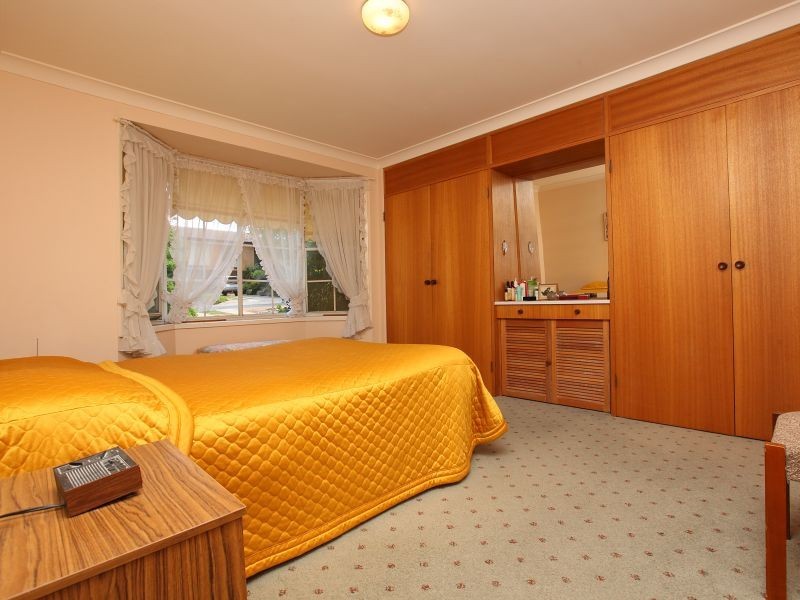 6 Frankland Street, Holder ACT 2611