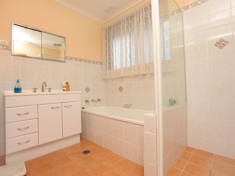 6 Frankland Street, Holder ACT 2611