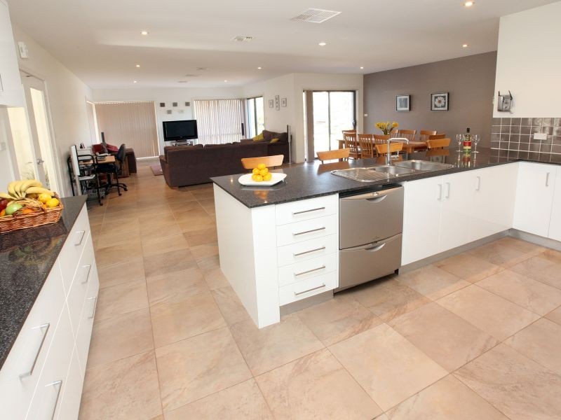 10 Emanuel Place, Conder ACT 2906