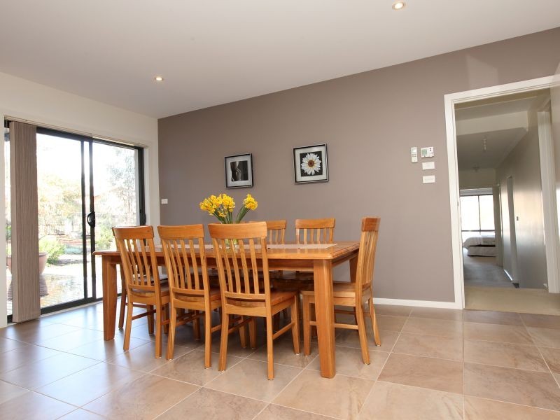 10 Emanuel Place, Conder ACT 2906