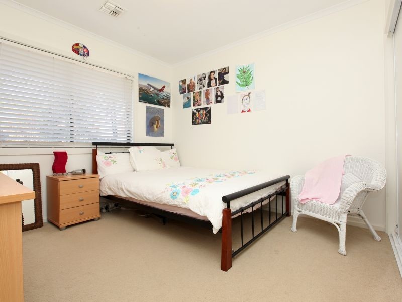 10 Emanuel Place, Conder ACT 2906