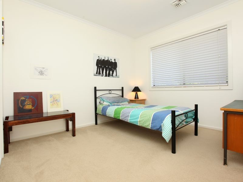 10 Emanuel Place, Conder ACT 2906