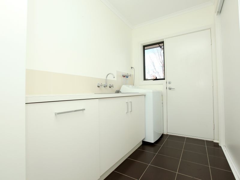 10 Emanuel Place, Conder ACT 2906