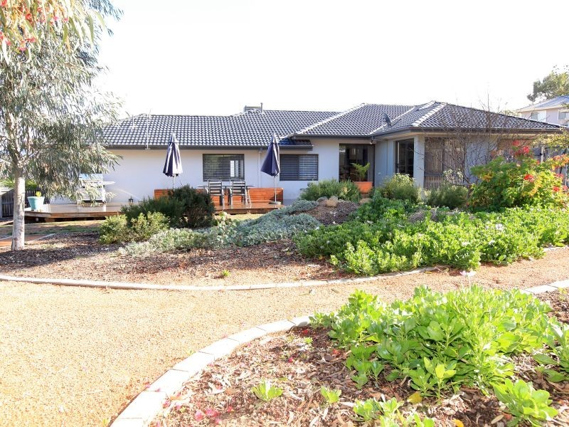 10 Emanuel Place, Conder ACT 2906