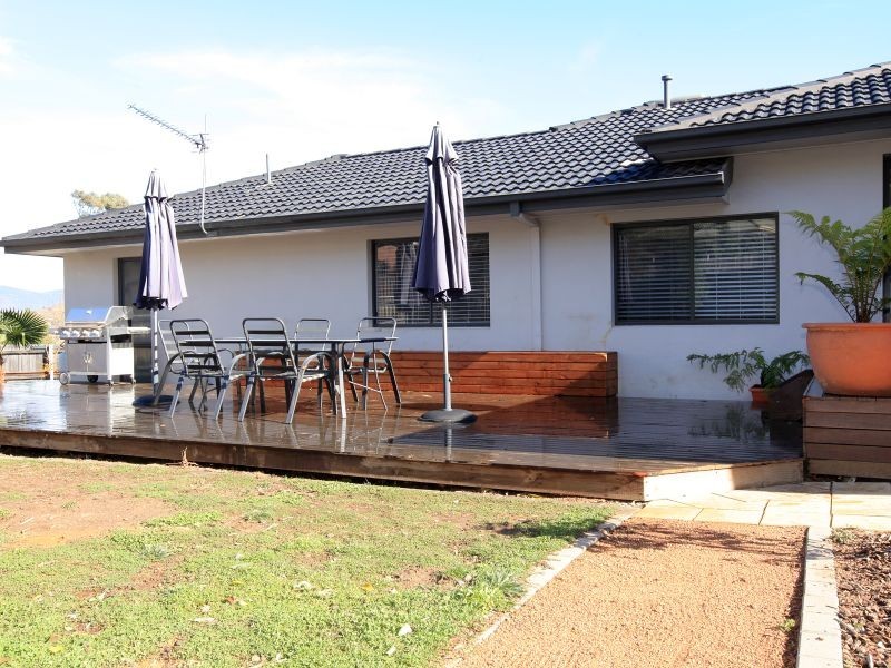 10 Emanuel Place, Conder ACT 2906