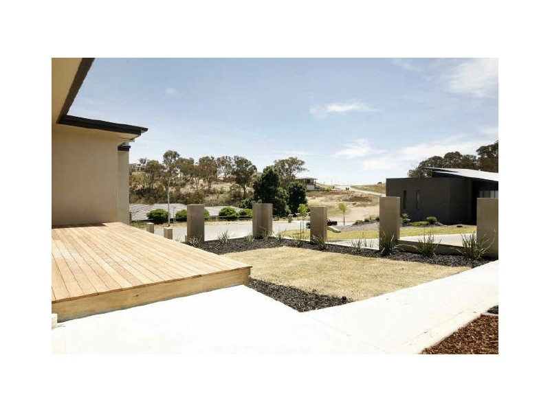 255 Bicentennial Drive, Jerrabomberra NSW 2619