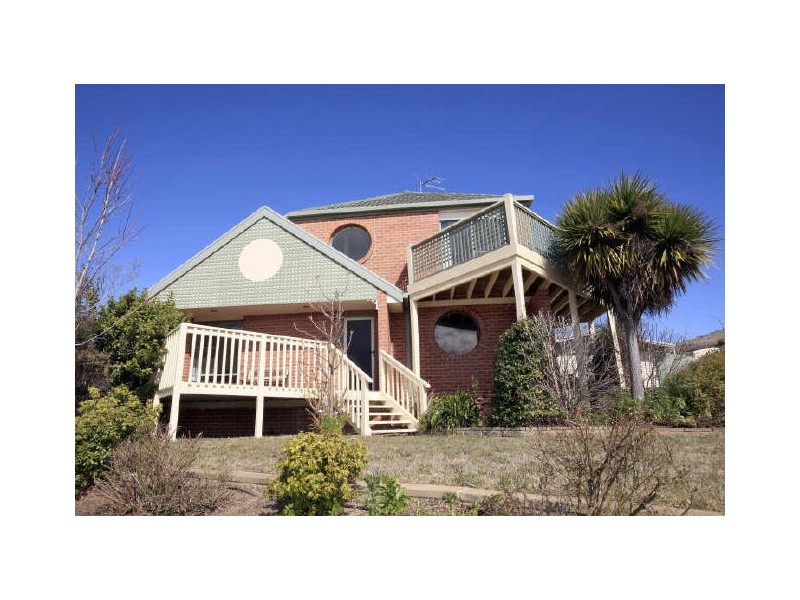 18 Shean Place, Gordon ACT 2906