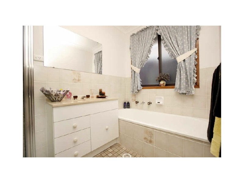 39 Benson Crescent, Calwell ACT 2905