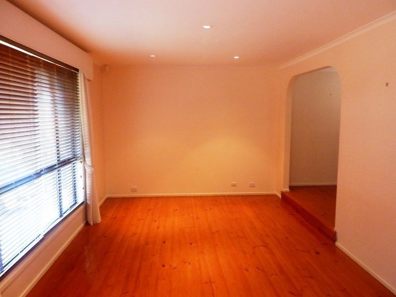 10 Whitfeld Street, Monash ACT 2904