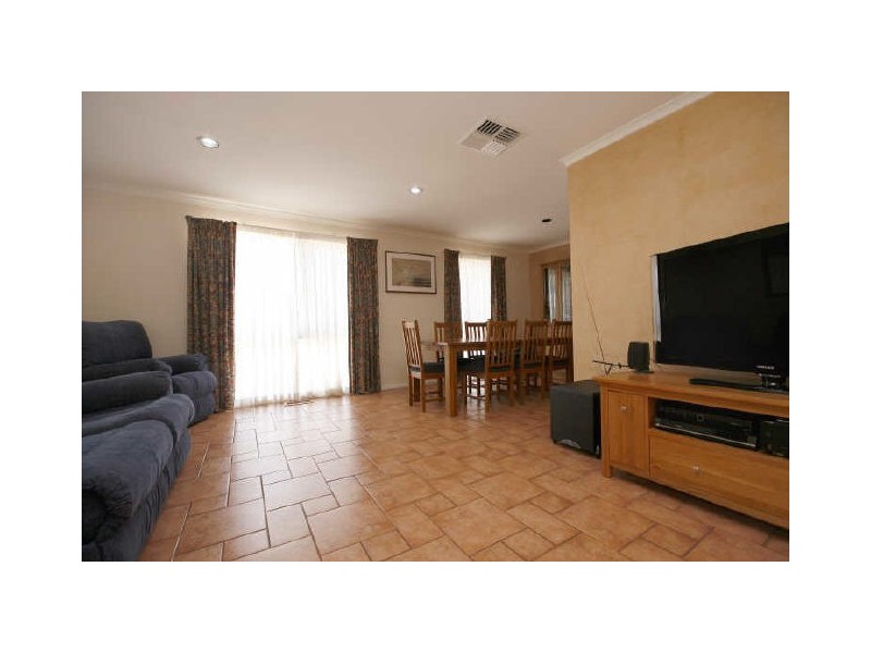 162 Streeton Drive, Chapman ACT 2611