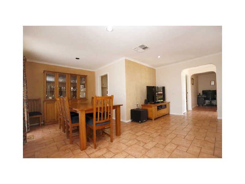 162 Streeton Drive, Chapman ACT 2611