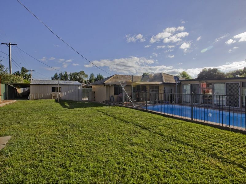 6 Ahern Place, Monash ACT 2904
