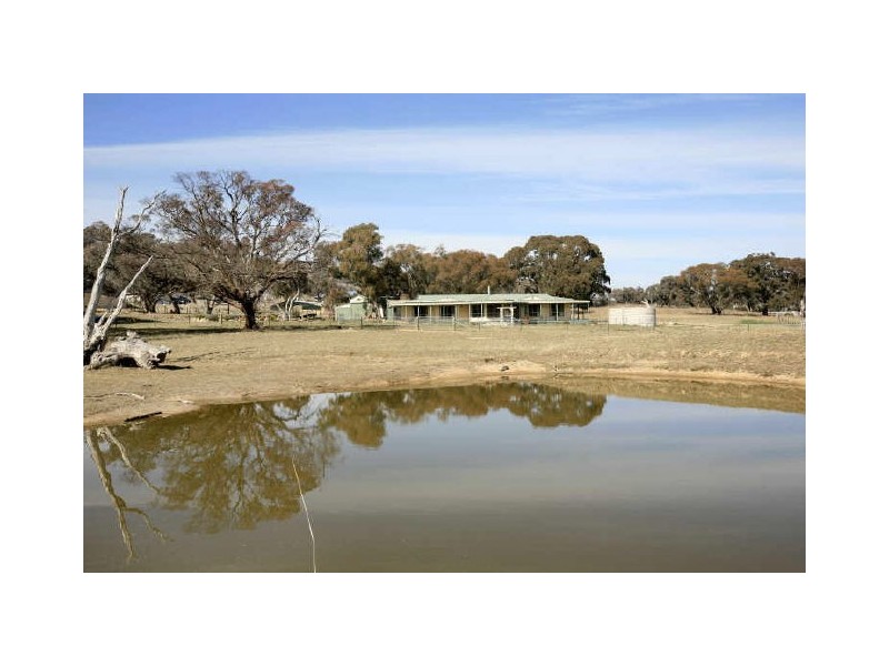 11 Mackenzie Road, Royalla NSW 2620