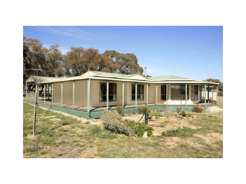 11 Mackenzie Road, Royalla NSW 2620