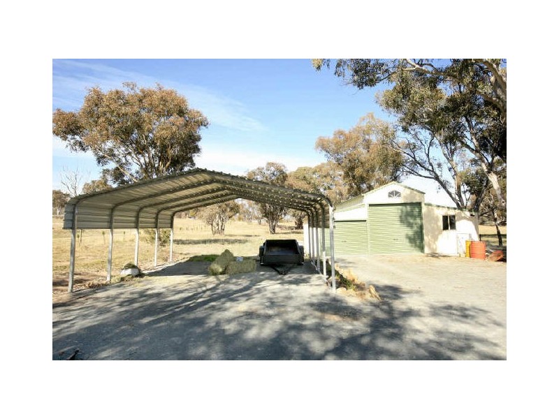 11 Mackenzie Road, Royalla NSW 2620