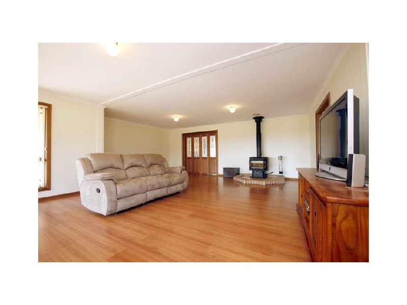 11 Mackenzie Road, Royalla NSW 2620
